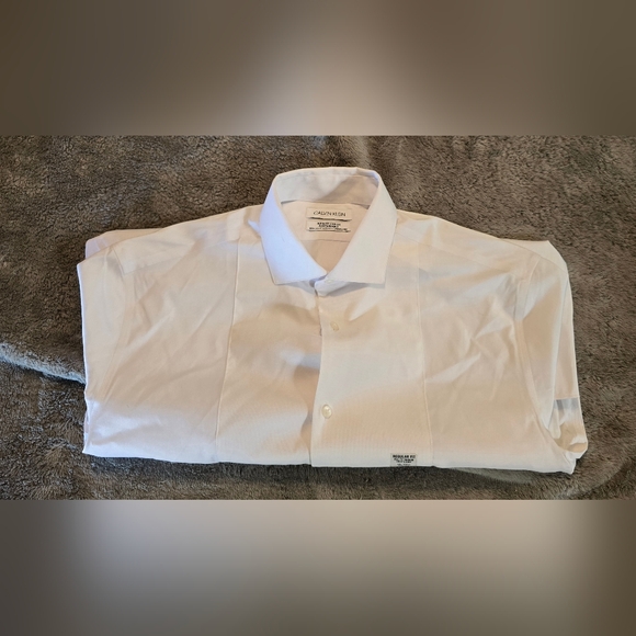 Calvin Klien White Button Down, Regular Fit, Stretch, Wrinkle Free, Size Medium - Picture 2 of 13